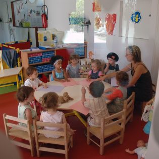 S21 09.05 JAC 081 315x315 - Crèche associative La Lanterne Magique