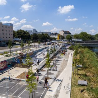 WEB JON 07.18 21 1 315x315 - Les berges du faubourg