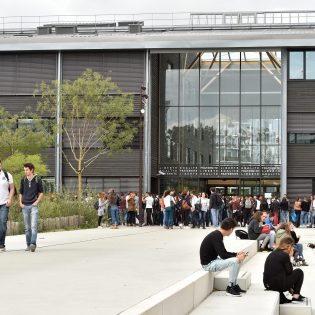 S09 JDO 09.15 107 315x315 - Lycée Nelson Mandela