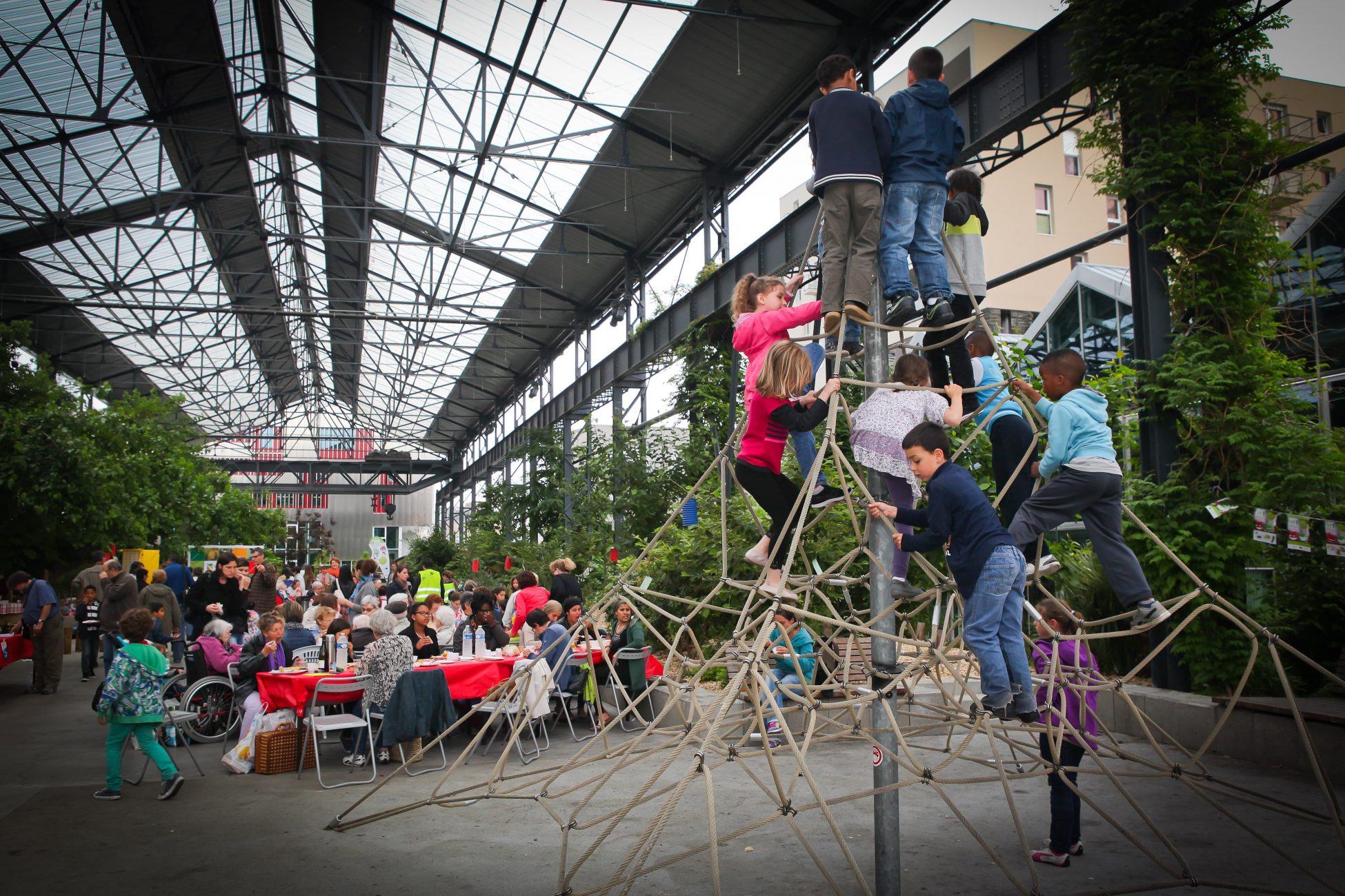 Le Jardin Des Fonderies Logements Ile De Nantes Fabriquer La Ville Autrement