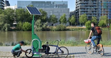 Station de gonflage à vélos sur l'île de Nantes