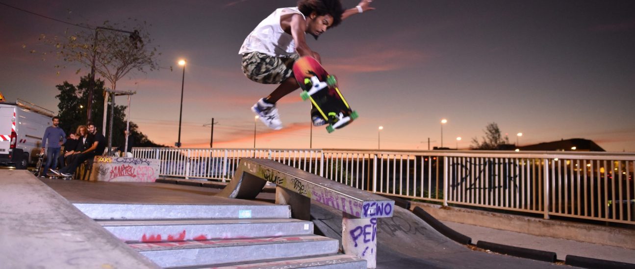 Test lumière. Skate park. Bd Gaston Doumergue. Nantes Loire Atlantique 09 2019 © Jean Dominique Billaud Samoa 1295x550 - Les pratiques sportives mises en lumière sur le quai Doumergue