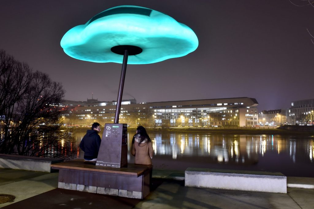 Bean Cloud, mobilier urbain conçu par Design9. Cette expérimentation urbaine donne des informations sur la qualité de l'air. Quai Hoche. Nantes (Loire-Atlantique) 01/2020 © Jean-Dominique Billaud/Samoa