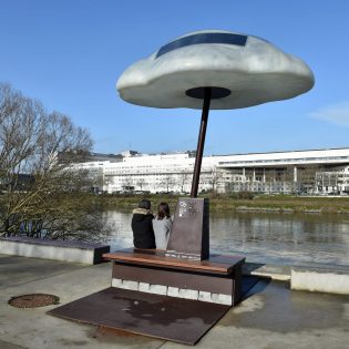 Bean Cloud, mobilier urbain conçu par Design9. Cette expérimentation urbaine donne des informations sur la qualité de l'air. Quai Hoche. Nantes (Loire-Atlantique) 01/2020 © Jean-Dominique Billaud/Samoa