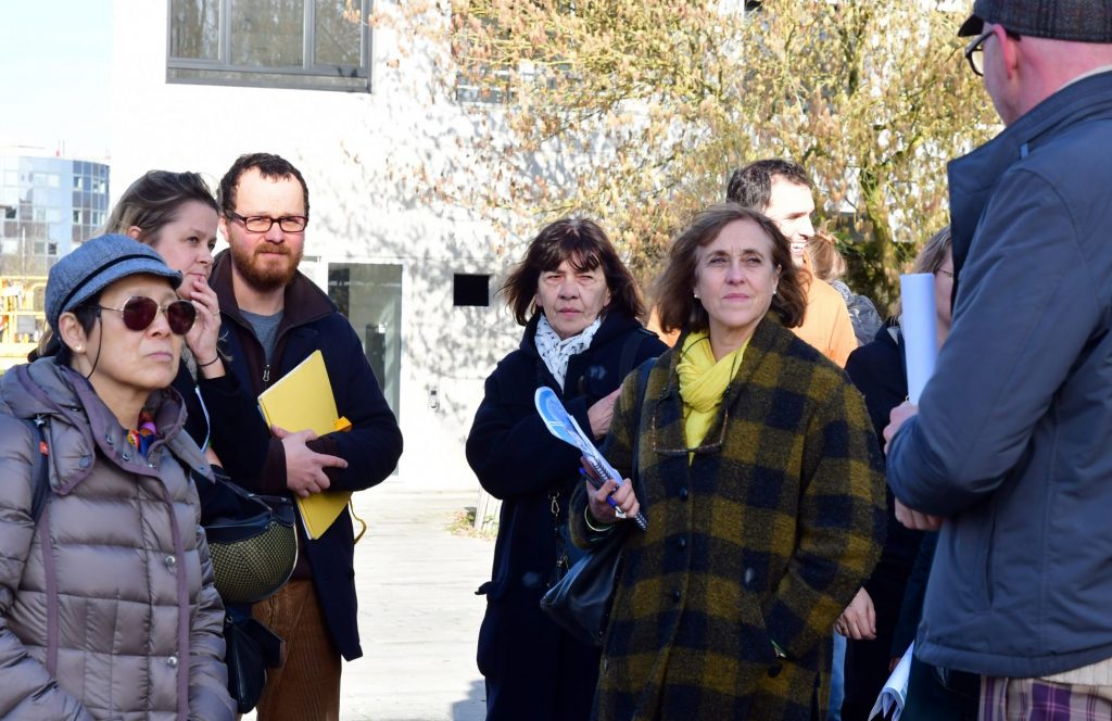 Balade urbaine avec Ilotopia. Stéphane Juguet et Jacqueline Osty.Nantes Loire Atlantique 04 2018 © Vincent Jacques Samoa scaled 1024x664 - Le Grand Prix de l’urbanisme 2020 décerné à Jacqueline Osty, paysagiste de l’île de Nantes