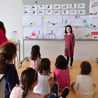 04.22 JAC.212 scaled 315x315 - Les enfants partagent leurs idées d'aménagement dans une exposition au Hangar 32