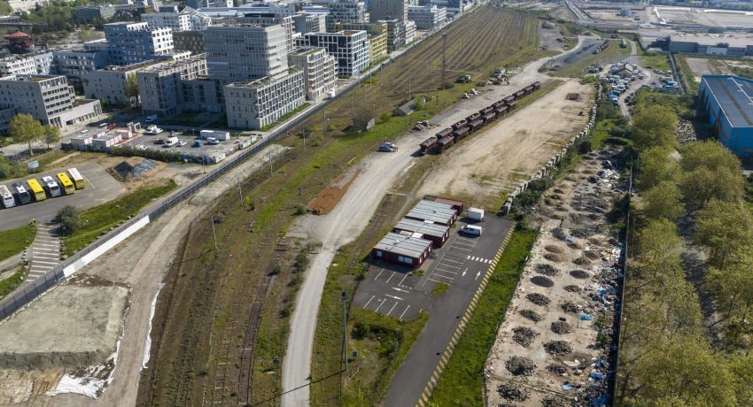 S14 SNCF 011 scaled 850x460 - A l’ouest de l’île de Nantes, les voies ferrées laissent place au chantier du nouveau quartier République