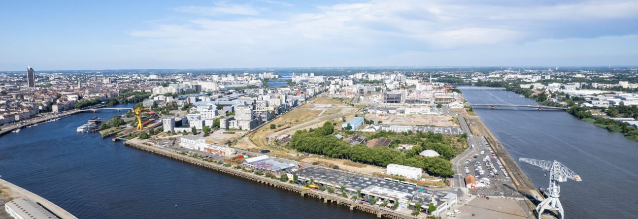 Vue aérienne sud-ouest de l'île de Nantes depuis Sainte-Anne / Bas-Chantenay. (Loire-Atlantique) 07/2024 © IRIS Pictures/Samoa Vue aérienne sud-ouest de l'île de Nantes depuis Sainte-Anne / Bas-Chantenay. (Loire-Atlantique) 07/2024 © IRIS Pictures/Samoa