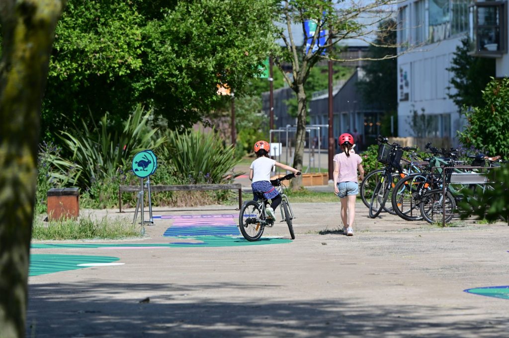 S02 05.25 JAC.011 1 scaled 1024x681 - Les Petits Zigzagueurs, un parcours vélo ludique pour les enfants S02 05.25 JAC.011 1 scaled 1024x681 - Les Petits Zigzagueurs, un parcours vélo ludique pour les enfants