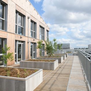 Ilot Bergeron. Siège régional de Doctolib. Architecte : Alexandre Chemetoff. Promoteur : Quartus. Nantes (Loire-Atlantique) 05/2025 © IRIS Pictures/Samoa Ilot Bergeron. Siège régional de Doctolib. Architecte : Alexandre Chemetoff. Promoteur : Quartus. Nantes (Loire-Atlantique) 05/2025 © IRIS Pictures/Samoa