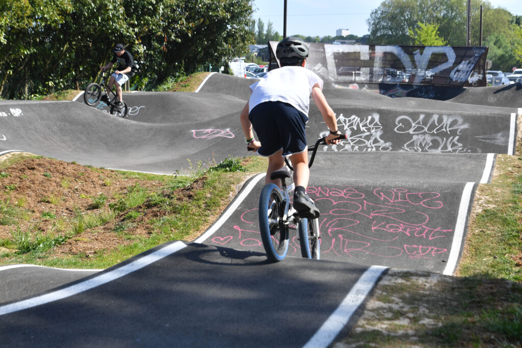 Pumptrack jardin du rail. Sud-ouest de l'île de Nantes. Nantes (Loire-Atlantique) 04/2026 © Jean-Dominique Billaud/Samoa

