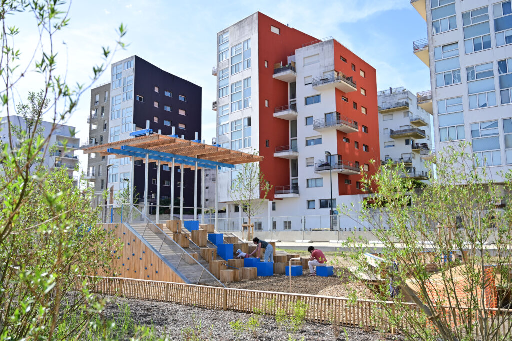 Jardins de l'Estuaire. Aires de loisir conçues par les collectifs GRU et VOUS. Quartier Prairie-au-Duc.  Nantes (Loire-Atlantique) 06/2026 © Vincent Jacques / Samoa.