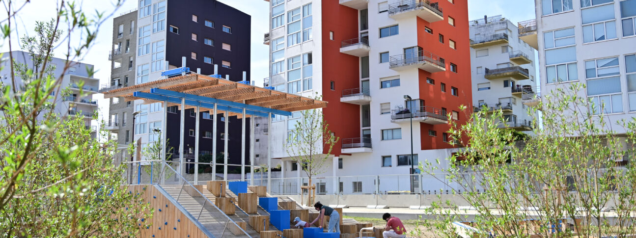 Jardins de l'Estuaire. Aires de loisir conçues par les collectifs GRU et VOUS. Quartier Prairie-au-Duc. Nantes (Loire-Atlantique) 06/2026 © Vincent Jacques / Samoa.