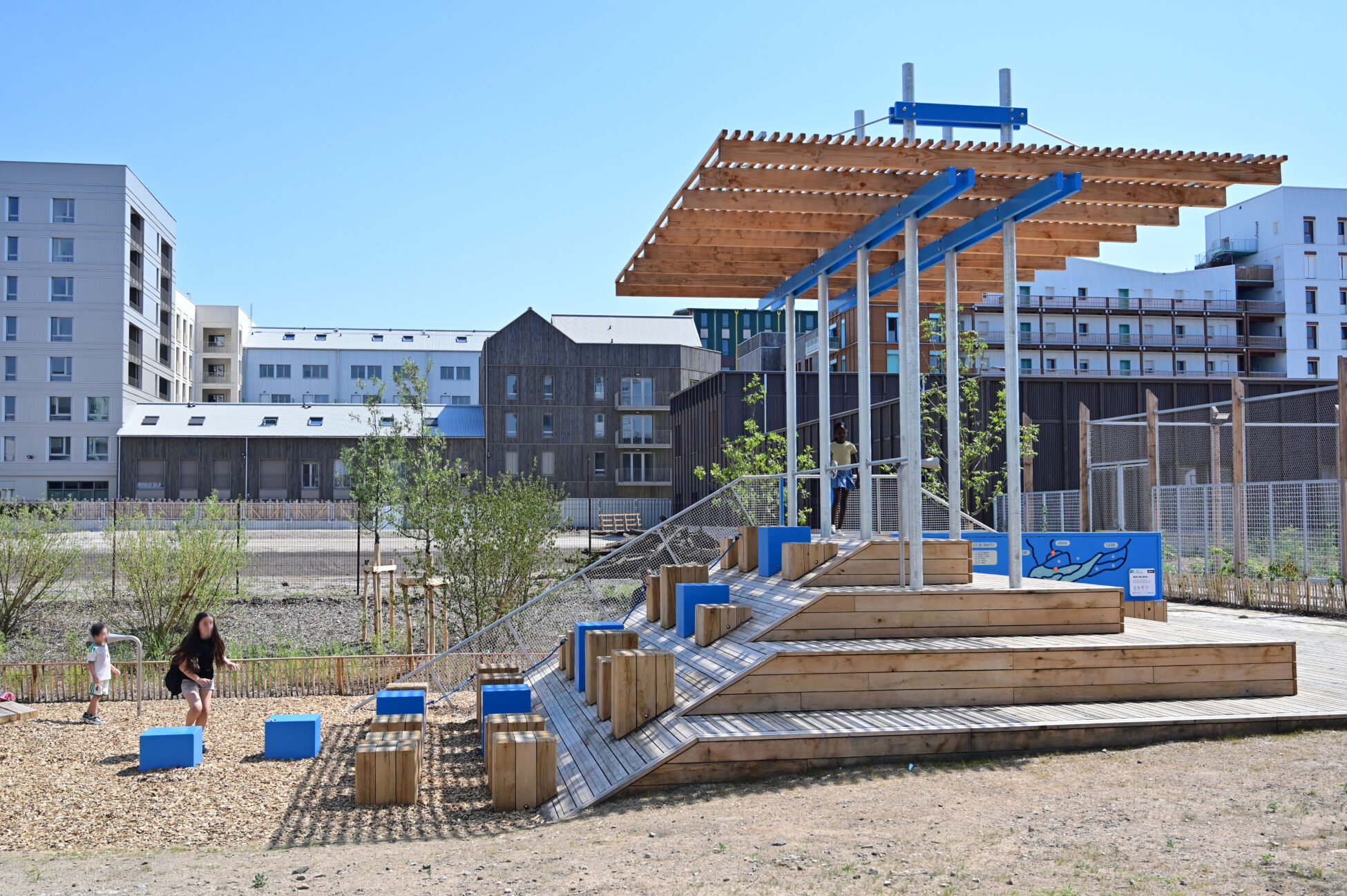 L’Écluse. Jardins de l'Estuaire. Aires de loisir conçues par les collectifs GRU et VOUS. Quartier Prairie-au-Duc. Nantes (Loire-Atlantique) 06/2026 © Vincent Jacques / Samoa.